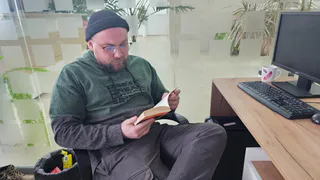 Правильно поставит ударение только 1 из 10 - все остальные грубо ошибаются. Проверьте себя