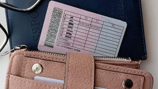 Водителей с 10-летним стажем заставят пересдавать права в июле: если не сделаете этого - штраф 30 000 рублей