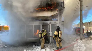 В Челябинской области вспыхнул павильон на остановке