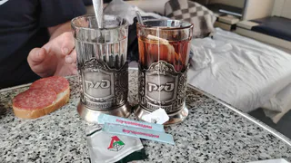 Два необычных совета для пассажиров, едущих в поездах РЖД, и как получить бесплатные услуги от проводника