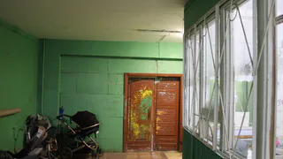 Жительница Коми заплатит штраф за нападение на соседку в подъезде