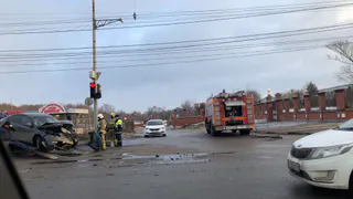 В утреннем ДТП на Московском шоссе пострадали два человека