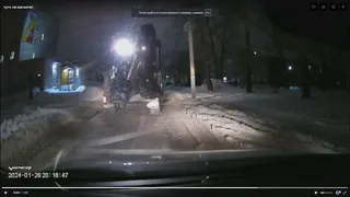 Жительница Рязани за рулем спасалась от снегоуборочной машины