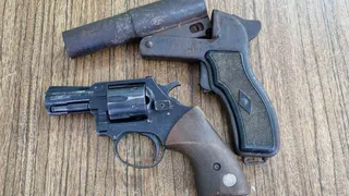 Оленевод пришел с двумя пистолетами в отдел Росгвардии по Коми