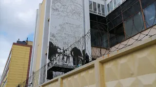 Появится повод сходить к приборному заводу: в Рязани рисуют новое граффити