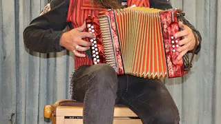 Финн ищет семью нижнекамцев