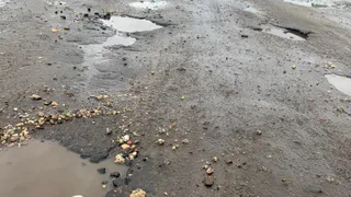 В Рязани на улице Фирсова после ремонта труб образовалась большая выбоина