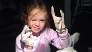 6-летняя девочка из Рязани набила папе татуировку