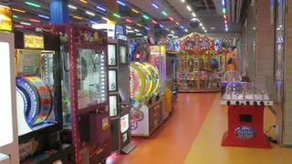 Жители Брянска требуют открыть детский центр в «АэроПарке»