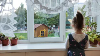 Весенние каникулы перенесены из-за ситуации в стране: дети в шоке, родители схватились за головы