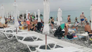 «Ничего не помогает!»: туристы поголовно жалуются на новую напасть. Отдых на Черном море испорчен