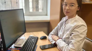 В поликлинике больницы № 2 Магнитогорска появилась новая сотрудница с красным дипломом