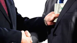 Брянская область вышла в лидеры по количеству и суммам взяток