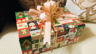 ВТБ определил, сколько россияне потратят на новогодние подарки