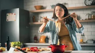 Промывать готовые макароны и нет, вот в чем вопрос