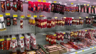 Россиянам рассказали какая колбаса считается наиболее полезной: можно есть каждый день