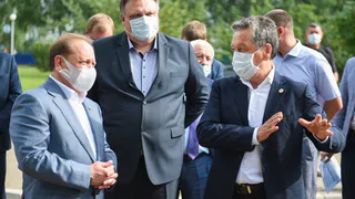 Новые школа, садик, ледовый манеж