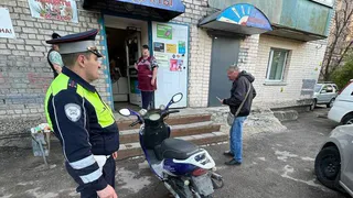 В Рязани сотрудники ГИБДД остановили 52-летнего пьяного мужчину на скутере