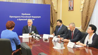 Мурат Зязиков выслушал проблемы брянцев в приёмной Президента