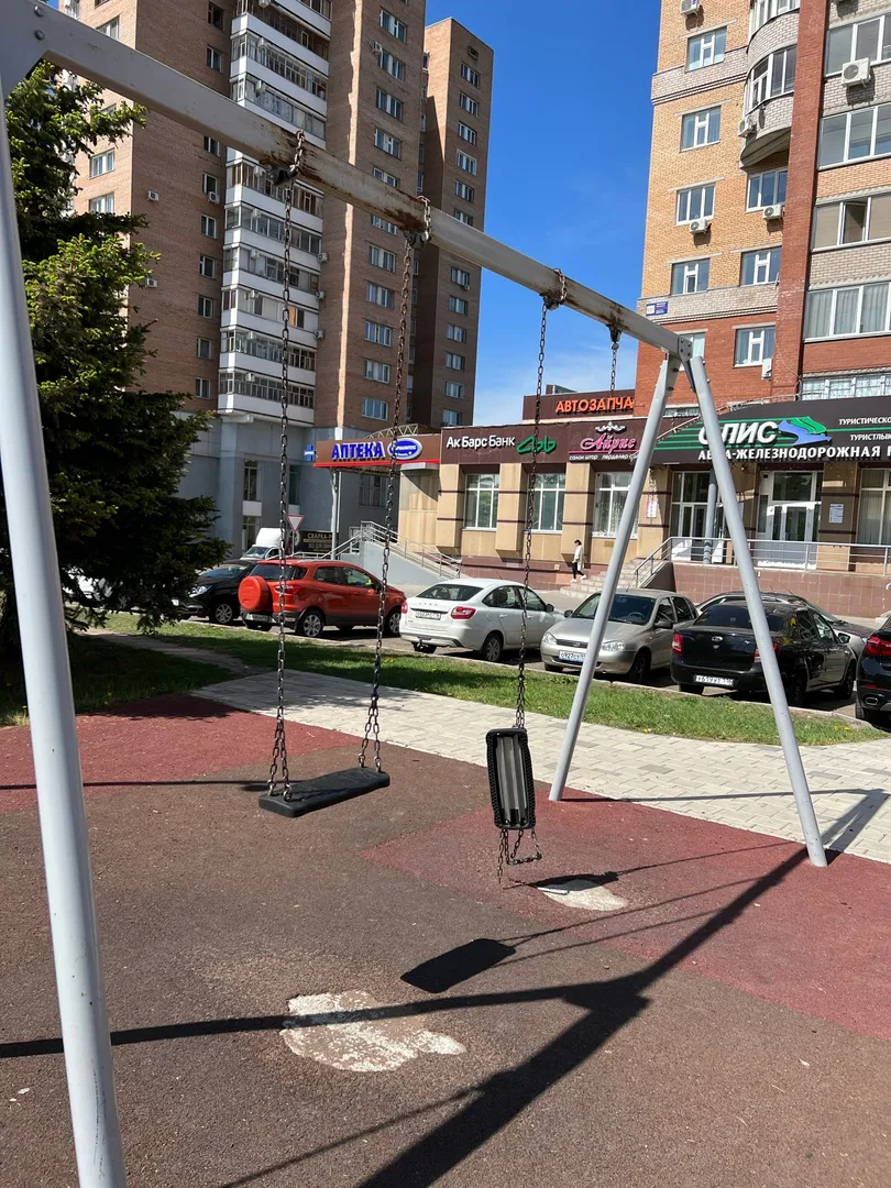 Эта площадка точно для детей?
