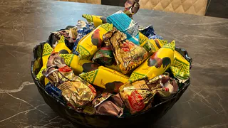 Отрава в фантике: Роскачество назвало конфеты, которые ни в коем случае нельзя покупать на Пасху