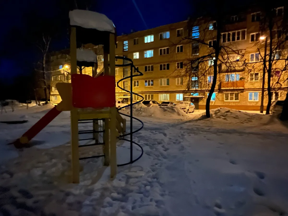 С 14 декабря для паркующихся во дворе будет большой сюрприз: главным образом от соседей. Плюс рейды ГИБДД на вторую половину месяца