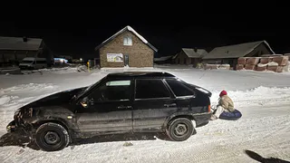 «Больше так не будет»: в Нижнекамске юный водитель прицепил тюбинг к машине и прокатил девушку