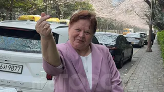 71-летняя фанатка BTS из Кирова побывала в Южной Корее за счет своего поклонника