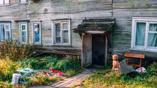 В Коми отец участника СВО и чемпионки мира живет в аварийном доме