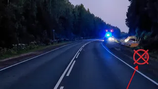 Грузовик съехал в кювет на трассе под Сыктывкаром: водитель с травмами госпитализирован