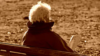 Стало известно, на сколько будут увеличены МРОТ и пенсии в 2025 году