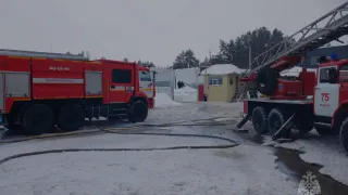 В Елабуге произошёл пожар на производственном складе площадью более 4 тыс. кв м
