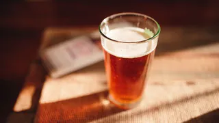 Летом всегда делаю свой квас "как из бочки" - получается гораздо вкуснее магазинного