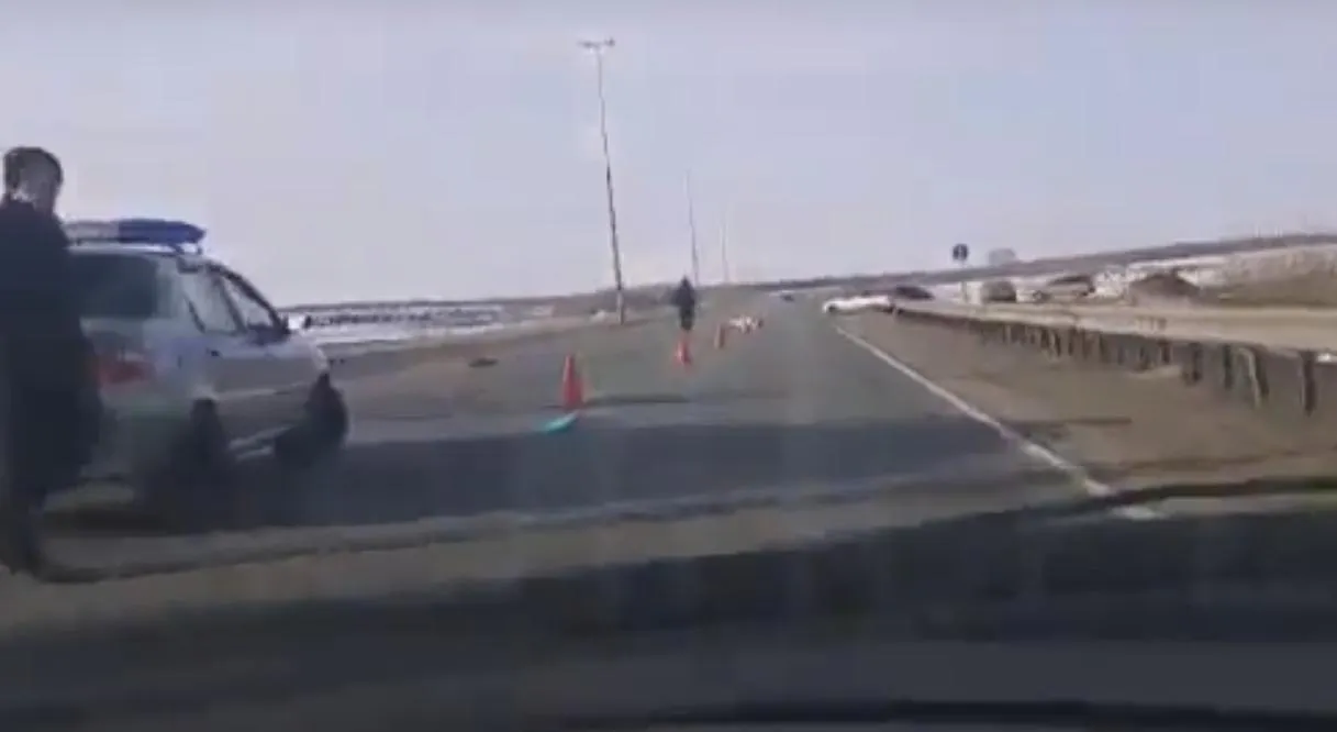 Недалеко от Нижнекамска с моста упала девушка