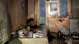 В городе Струнино при пожаре в квартире погиб человек и двое пострадали