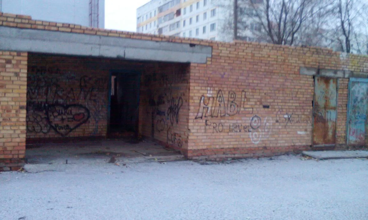 Нижнекамка предлагает расширить дорогу и убрать гаражи