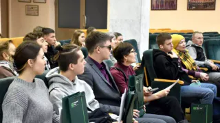 В Пензе вручили ключи от 40 квартир детям-сиротам и детям без попечения родителей