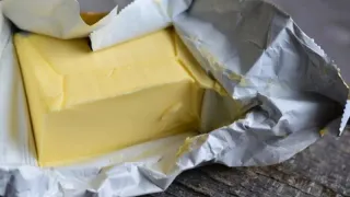 Можете спокойно брать хоть 2 пачки – внутри чистые сливки: Росконтроль назвал лучшие марки сливочного масла