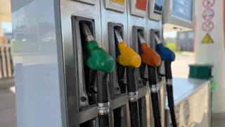 Не все опытные водители знают: чем 92-й бензин лучше 95-го - пересмотрите заправку бака 