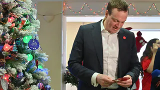 Павел Малков снял с «Елки желаний» еще три шара