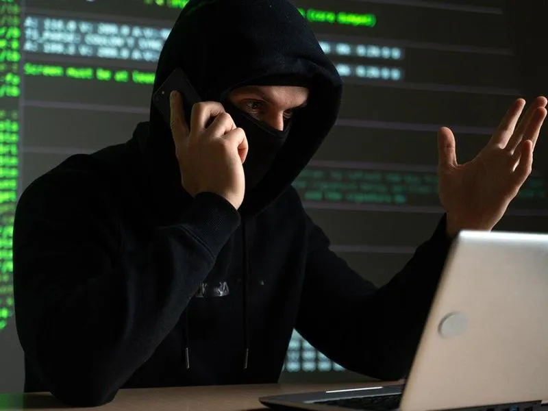 Мошенники перед Новым годом придумали четыре новых способа обмана россиян