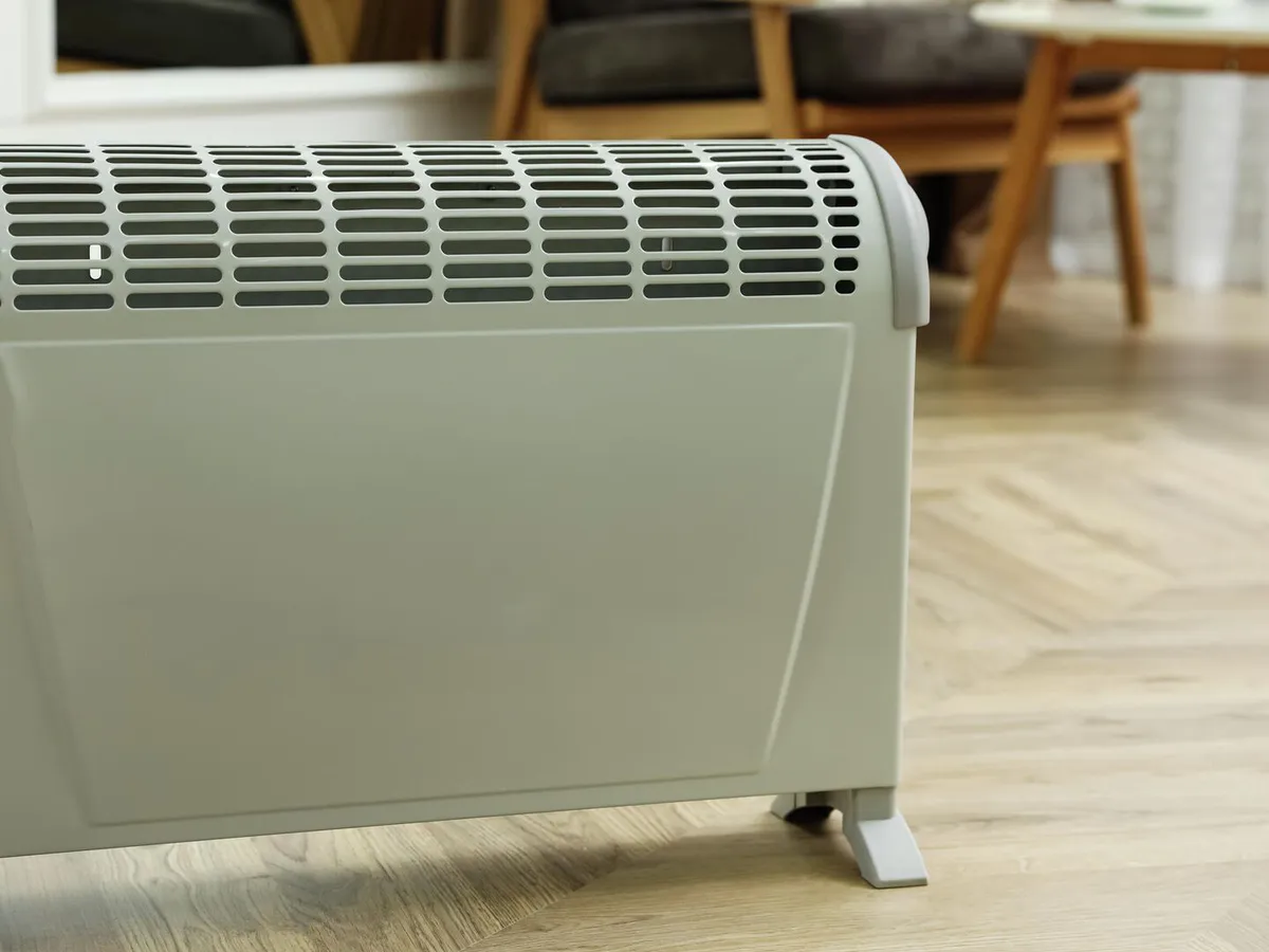 «Может обесточить весь подъезд»: эксперт предупредил об опасности слишком мощного обогревателя