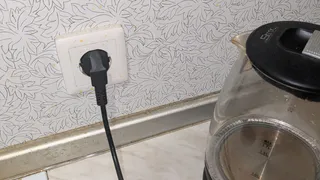 С 5 августа - полный запрет на электричество на дачных участках: от сети придётся отключиться, а провода снять