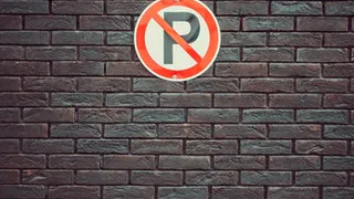 В Рязани на улице Баженова запретят парковаться