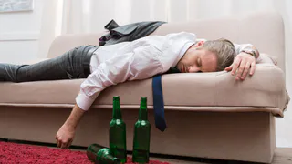 В Татарстане 20-летний мужчина вернулся со свадьбы пьяный и задушил отчима