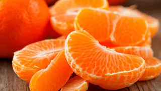 Натуральное чистящее средство своими руками. Как же сделать из мандариновых корок и уксуса.