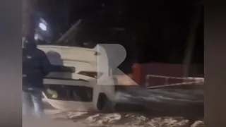 В Рязани рядом с Торговым городком перевернулась иномарка