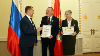 Во Владимире чествовали выдающихся отцов региона, прошедших конкурс «Отцовство — долг и дар»