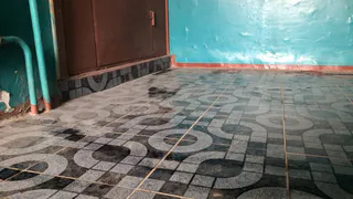 Грязь непобедима: ЖЭУ №9 не моет подъезды из-за страха перед инфекцией