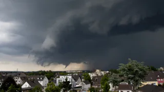 «Июнь, июль и август подложат нам всем свинью». Синоптики обновили прогноз на лето